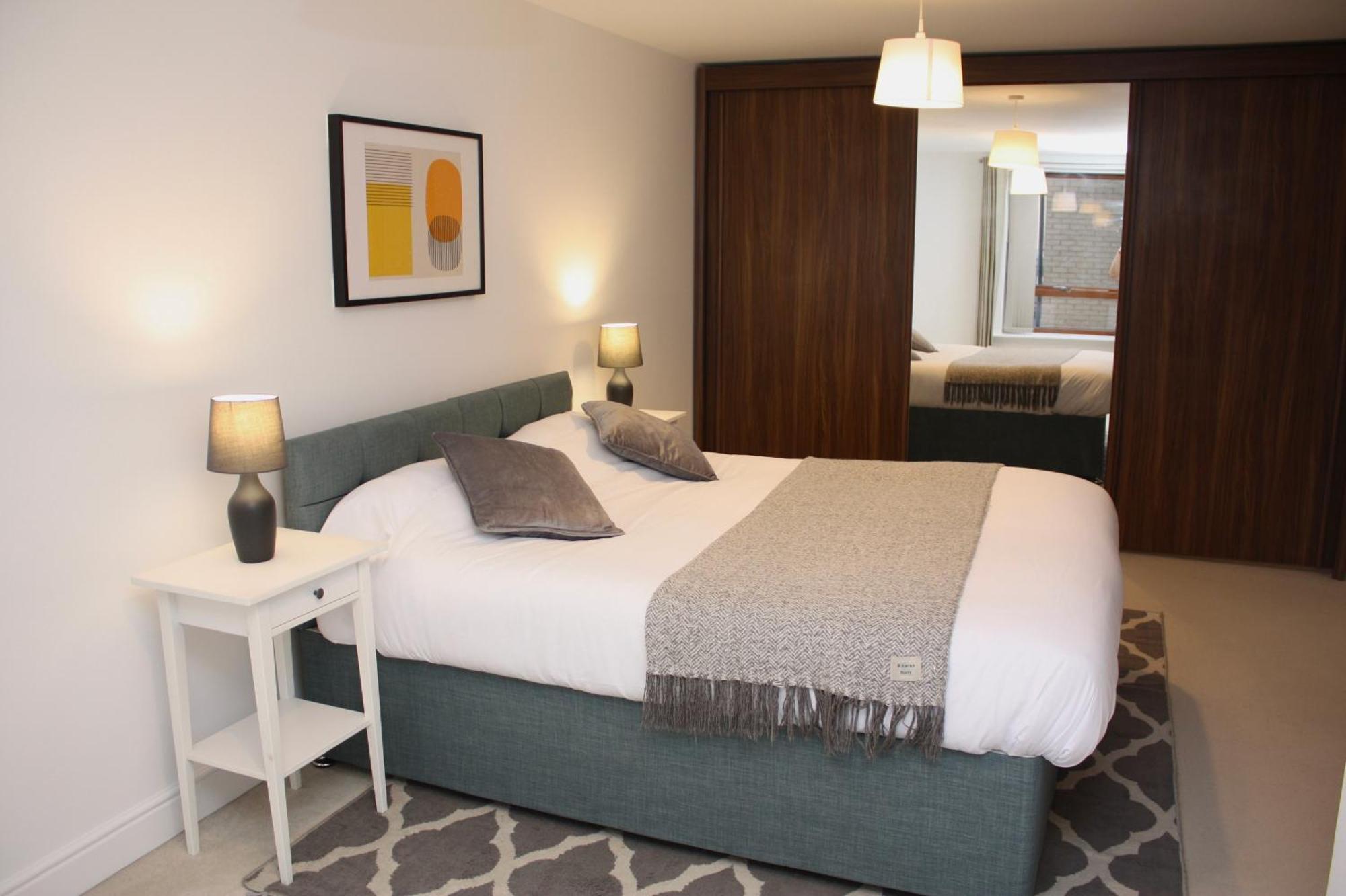 2 Bed 2 Bath Apartment & Parking - Lgw 10Min Drive Crawley (West Sussex) Exterior foto